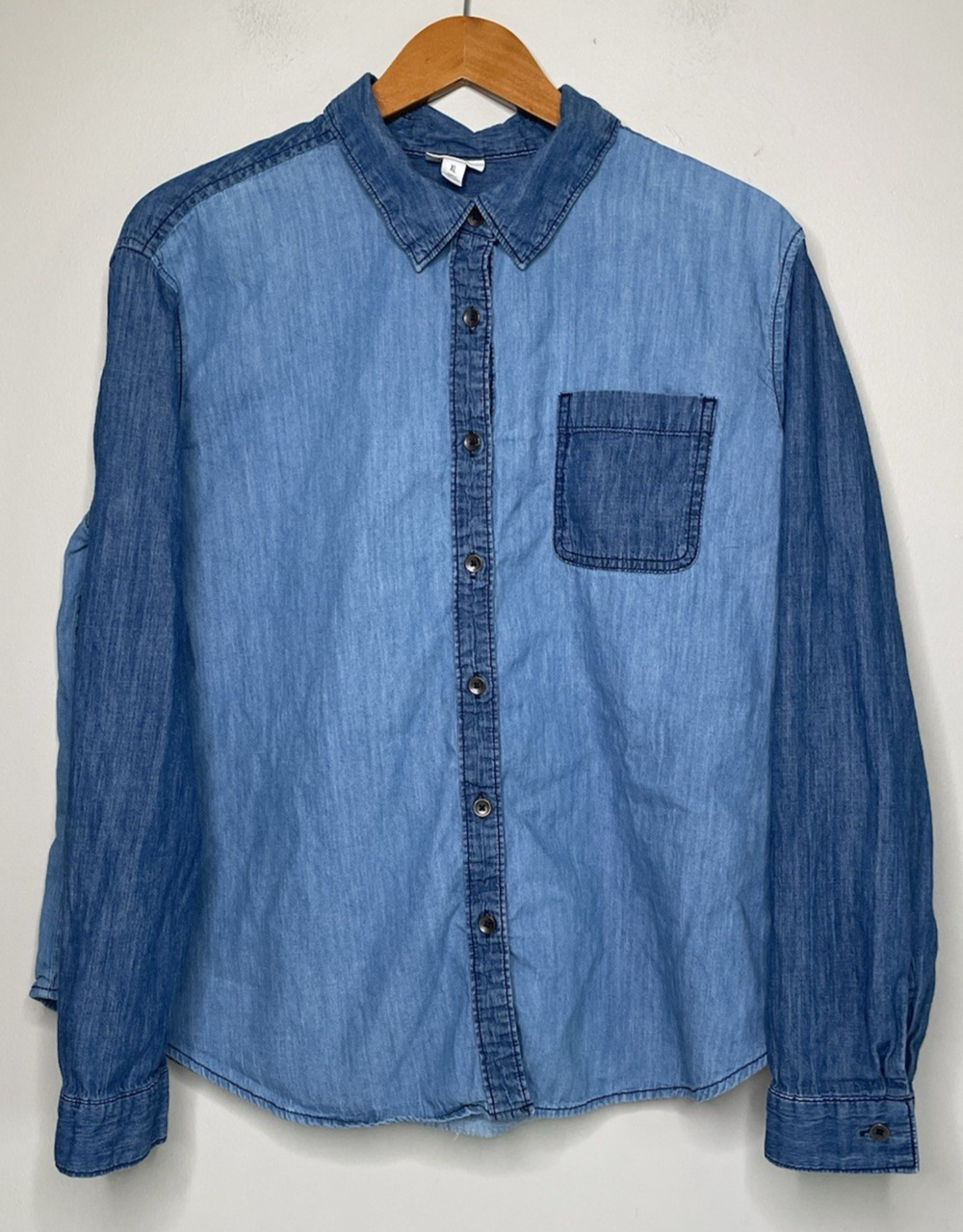 a.n.a. Womens XL Denim Chambray Button Up Shirt Blue Long Sleeve 100% Cotton
